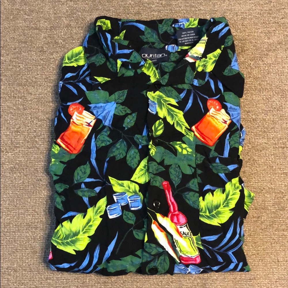 Men’s buttons up shirt